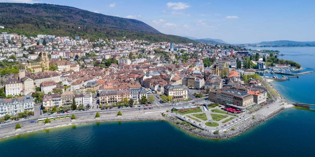 Travail à domicile à Neuchâtel (2000)